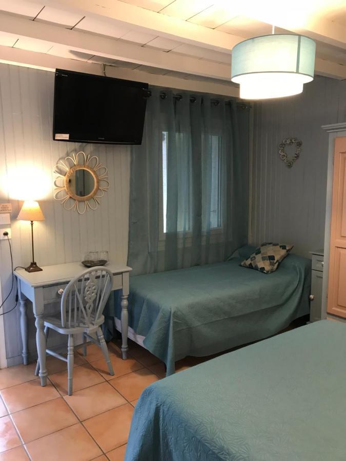 Logis Hotel Restaurant Hostellerie De La Tour Фонтвілль Екстер'єр фото