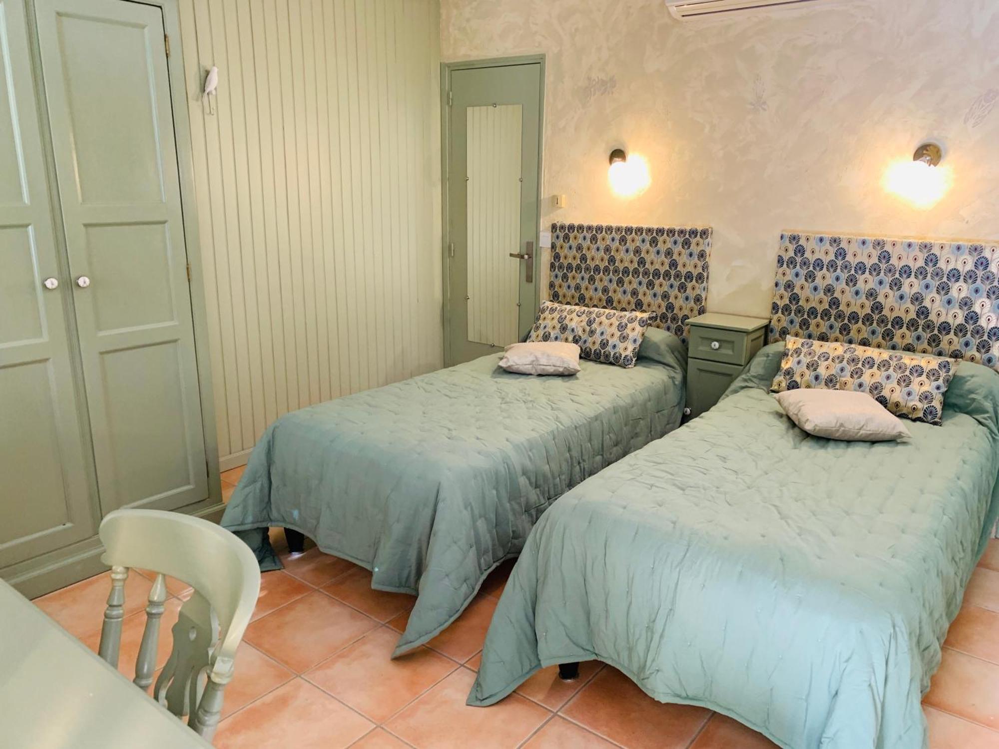 Logis Hotel Restaurant Hostellerie De La Tour Фонтвілль Екстер'єр фото