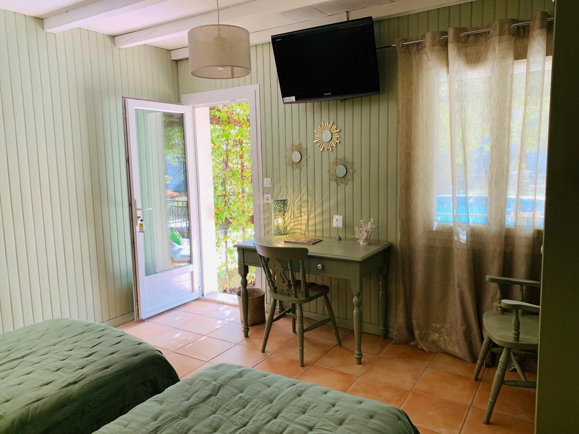 Logis Hotel Restaurant Hostellerie De La Tour Фонтвілль Екстер'єр фото